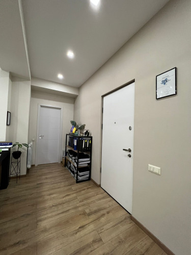 ქირავდება საოფისე ფართი ვაკეში