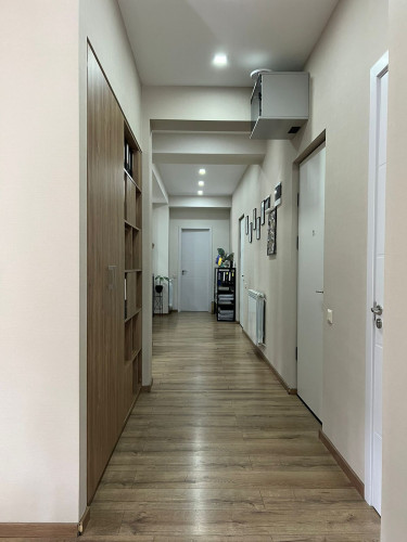 ქირავდება საოფისე ფართი ვაკეში