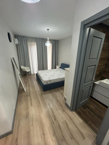 იყიდება 4 ოთახიანი ბინა ლისი ვერანდაზე