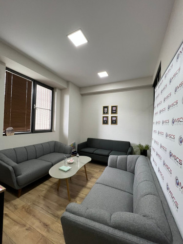 ქირავდება საოფისე ფართი ვაკეში