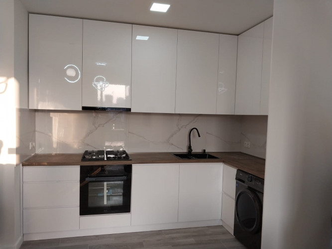 იყიდება ბინა პარკჰოუმ საბურთალოზე