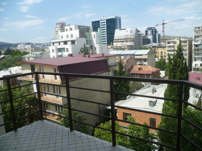 ქირავდება ბინა ახალაშენებულ კორპუსში ვაკეში, აბაშიძის ქუჩაზე