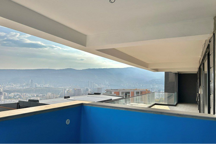 იყიდება ლისი ვერანდაზე  200კვ.მ ,310კვ.მ და 500კვ.მ  ბინები