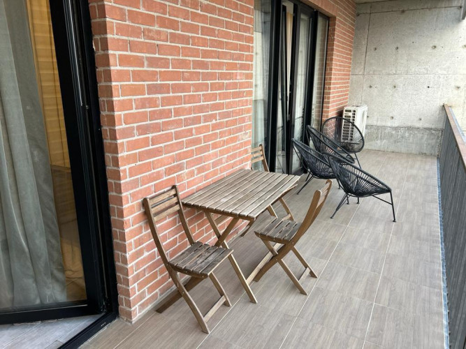 იყიდება 4 ოთახიანი ბინა ლისი ვერანდაზე