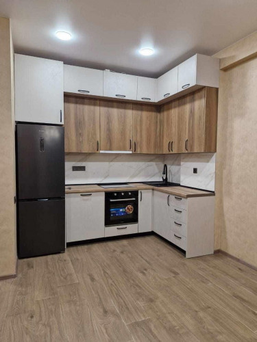 ქირავდება 3 ოთახიანი ბინა  2საძინებლით საბურთალოზე