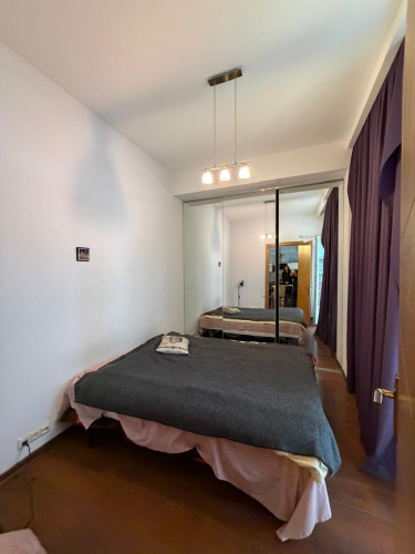 ბინა მრგვალ ბაღთან