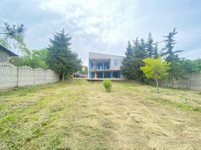 იყიდება კერძო სახლი შინდისში