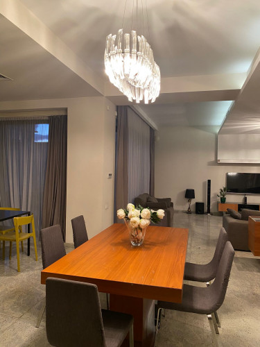 იყიდება კერძო სახლი  დიღმის მასივში