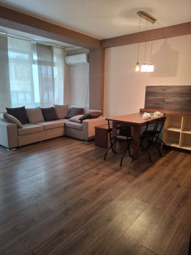 ქირა პეკინზე