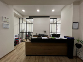 ქირავდება საოფისე ფართი ვაკეში