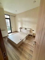 ქირავდება 3 ოთახიანი ბინა  2საძინებლით საბურთალოზე