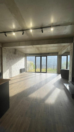 სახლი საბურთალოზე