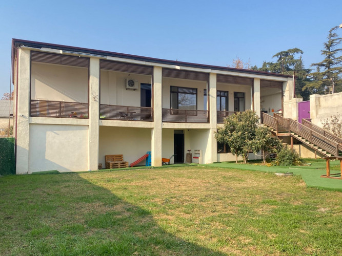 იყიდება კერძო სახლი სოფელ დიღომში