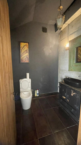 სახლი საბურთალოზე