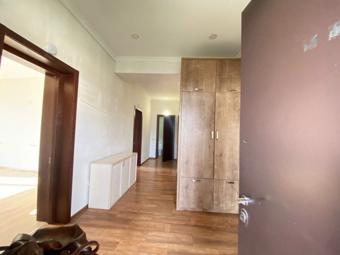 იყიდება კერძო სახლი სოფელ დიღომში