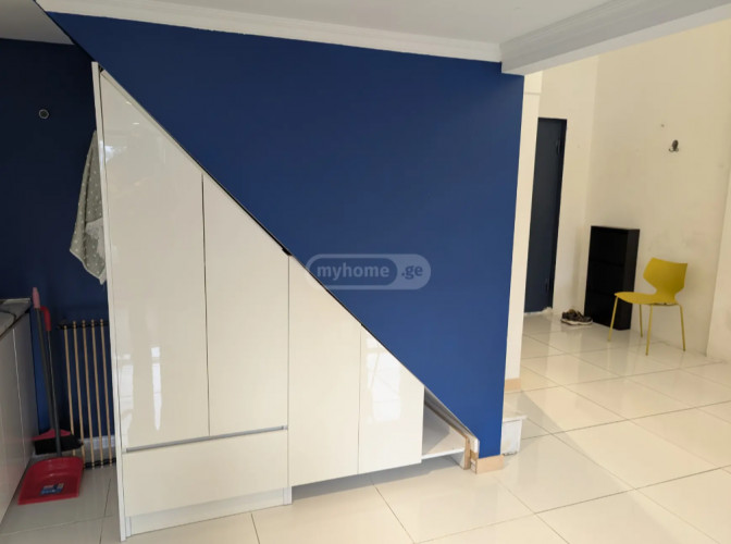 ქირავდება ბინა ბოხუას ქუჩაზე