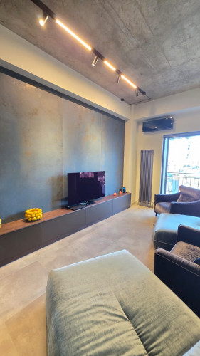 იყიდება 4 ოთახიანი ბინა ვაკეში