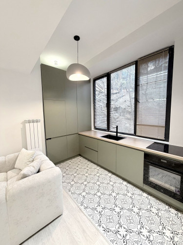 ბინა კეკელიძეზე