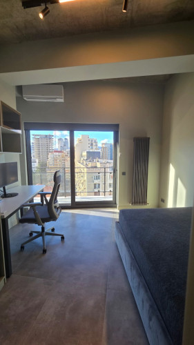 იყიდება 4 ოთახიანი ბინა ვაკეში