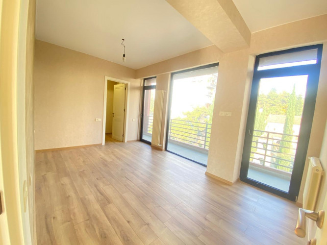 იყიდება ბინა საბურთალოზე