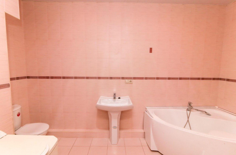 ოფისი მთაწმინდაზე