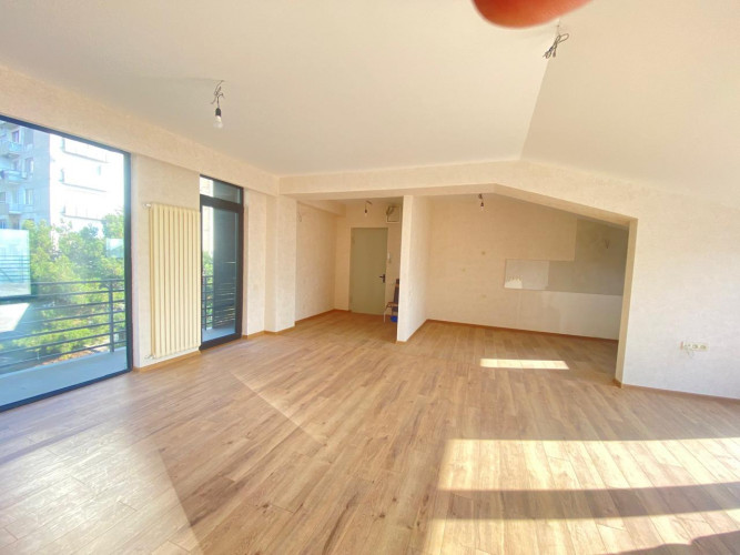 იყიდება ბინა საბურთალოზე