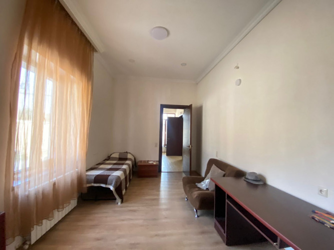 იყიდება კერძო სახლი სოფელ დიღომში