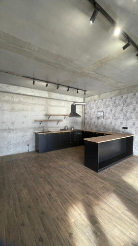 სახლი საბურთალოზე