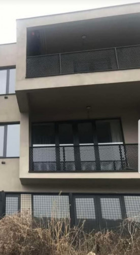 სახლი საბურთალოზე