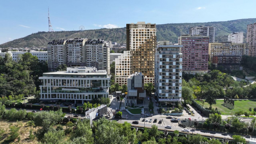 ბინა ატენზე