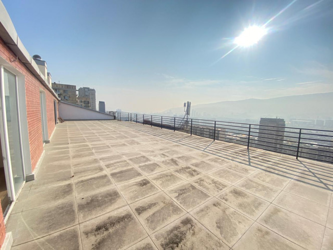 იყიდება ბინა საბურთალოზე