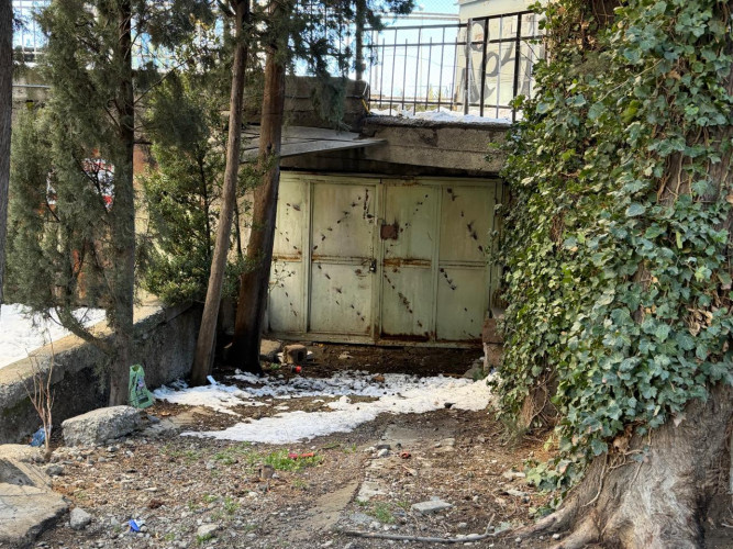 იყიდება გარაჟი ყაზბეგის გამზირზე