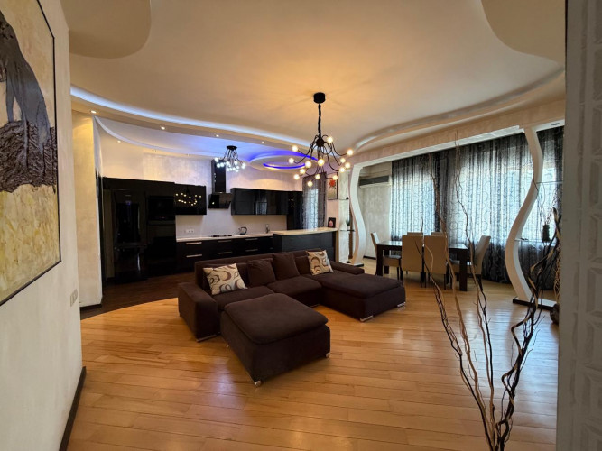 ქირავდება ბინა შანხაიში