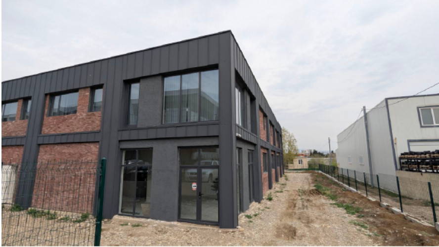 იყიდება შენობა დიდი დიღომში