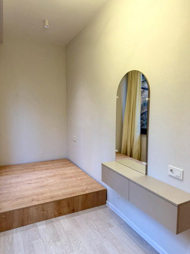 ბინა კეკელიძეზე