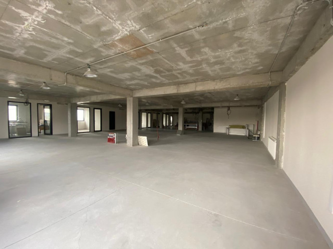 იყიდება შენობა დიდი დიღომში