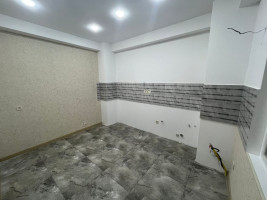 იყიდება 3 ოთახიანი ბინა დიდუბეში