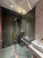 ბინა კეკელიძეზე