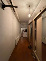 ბინა მრგვალ ბაღთან