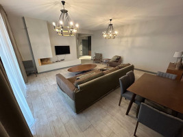 იყიდება 4 ოთახიანი ბინა ლისი ვერანდაზე