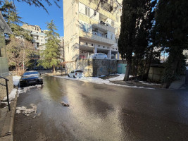 იყიდება გარაჟი ყაზბეგის გამზირზე