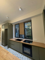 ბინა კეკელიძეზე