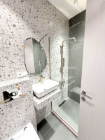 ბინა კეკელიძეზე