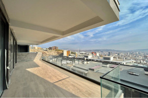 იყიდება ლისი ვერანდაზე  200კვ.მ ,310კვ.მ და 500კვ.მ  ბინები