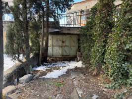 იყიდება გარაჟი ყაზბეგის გამზირზე