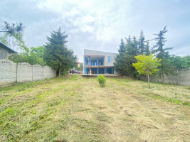 იყიდება კერძო სახლი შინდისში
