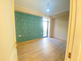 იყიდება ბინა საბურთალოზე