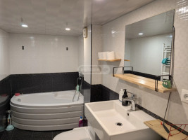 ქირავდება ბინა ბოხუას ქუჩაზე