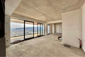 იყიდება ლისი ვერანდაზე  200კვ.მ ,310კვ.მ და 500კვ.მ  ბინები